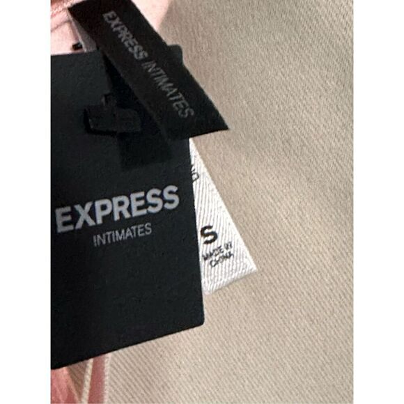 New with tags EXPRESS INTIMATE pink thong size small - Picture 5 of 5